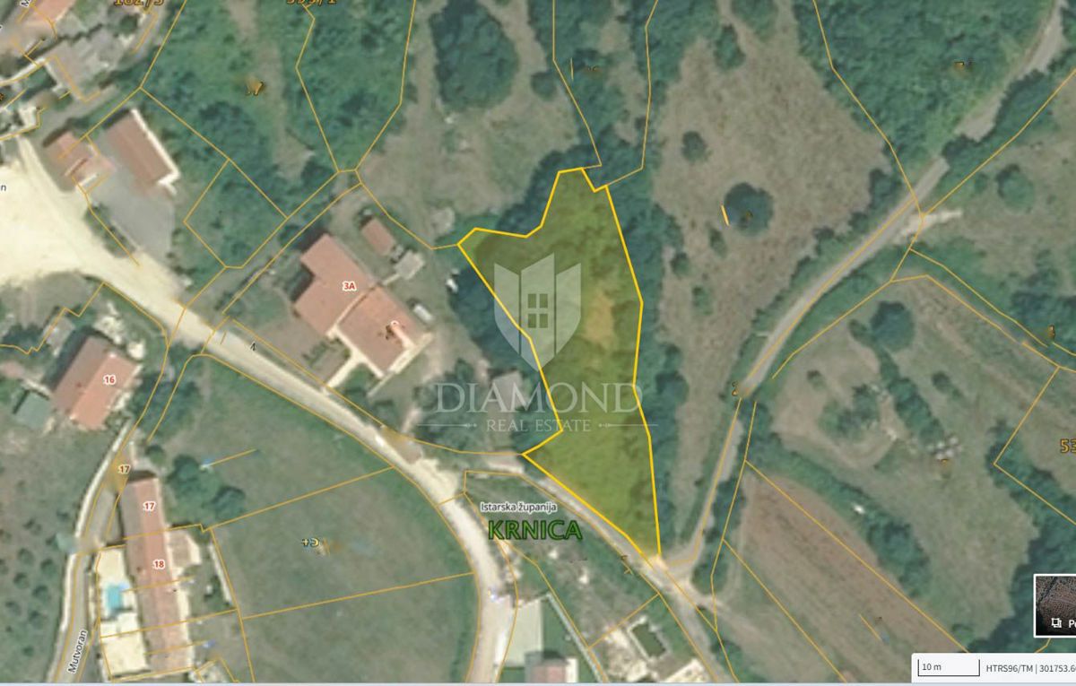 Zazidljivo zemljišče blizu Pule – idealno za hišo/vilo