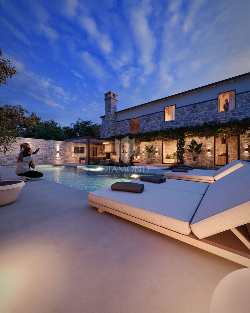 Bale, osamljena kamnita hiša za prenovo