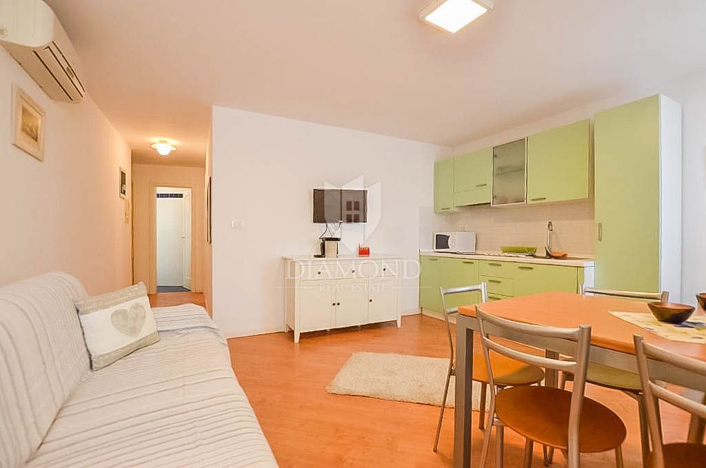 Rovinj! Center! Stanovanje s pogledom na morje!