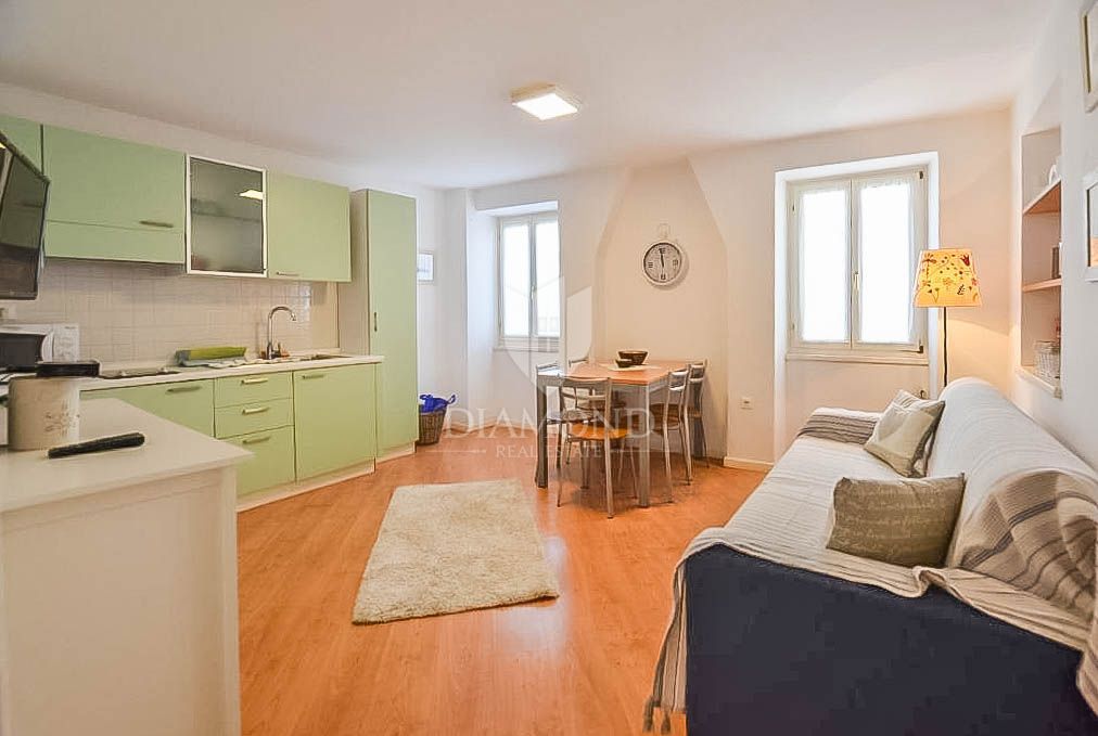 Rovinj! Center! Stanovanje s pogledom na morje!