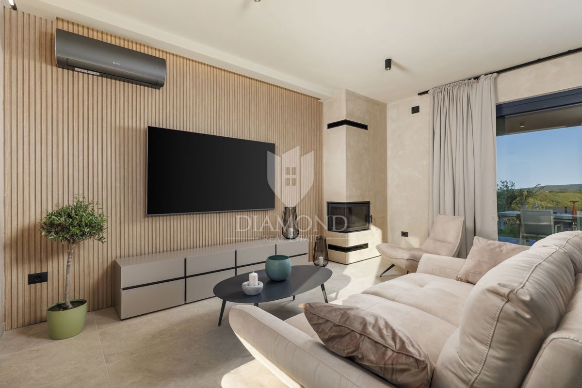 ČUDOVITA MODERNA HIŠA S PANORAMSKIM RAZGLEDOM