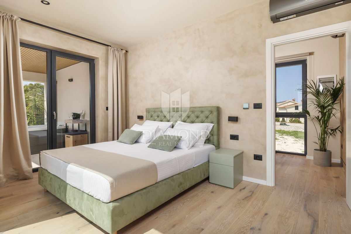 ČUDOVITA MODERNA HIŠA S PANORAMSKIM RAZGLEDOM