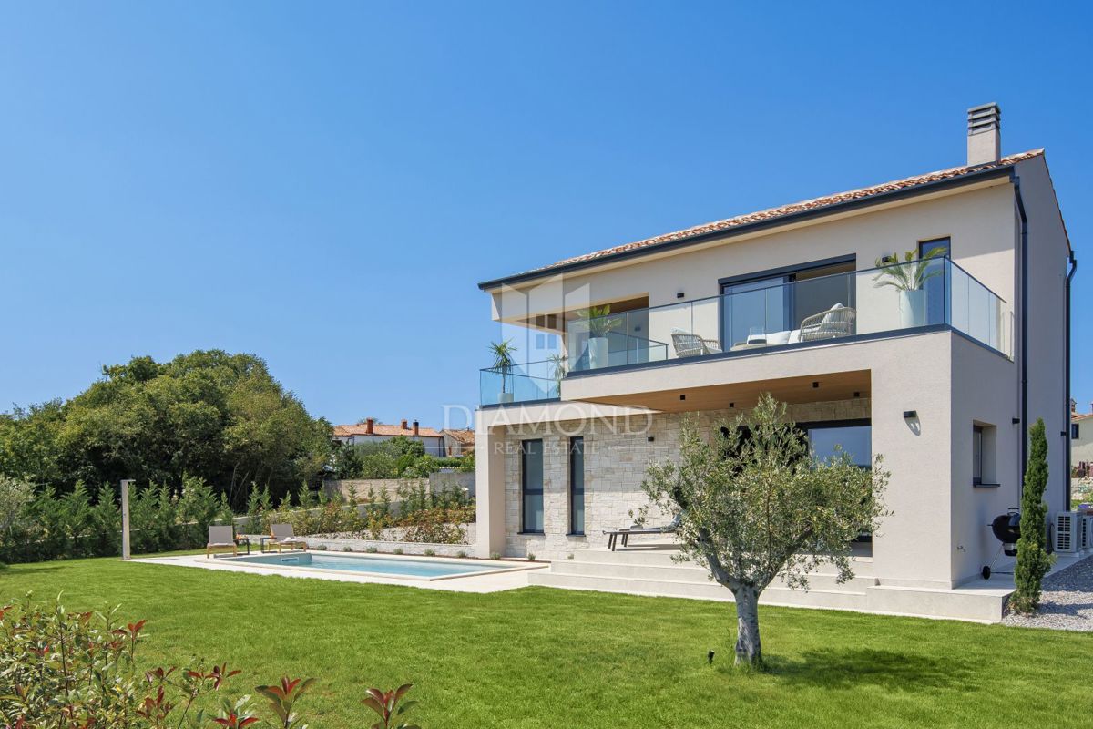 ČUDOVITA MODERNA HIŠA S PANORAMSKIM RAZGLEDOM