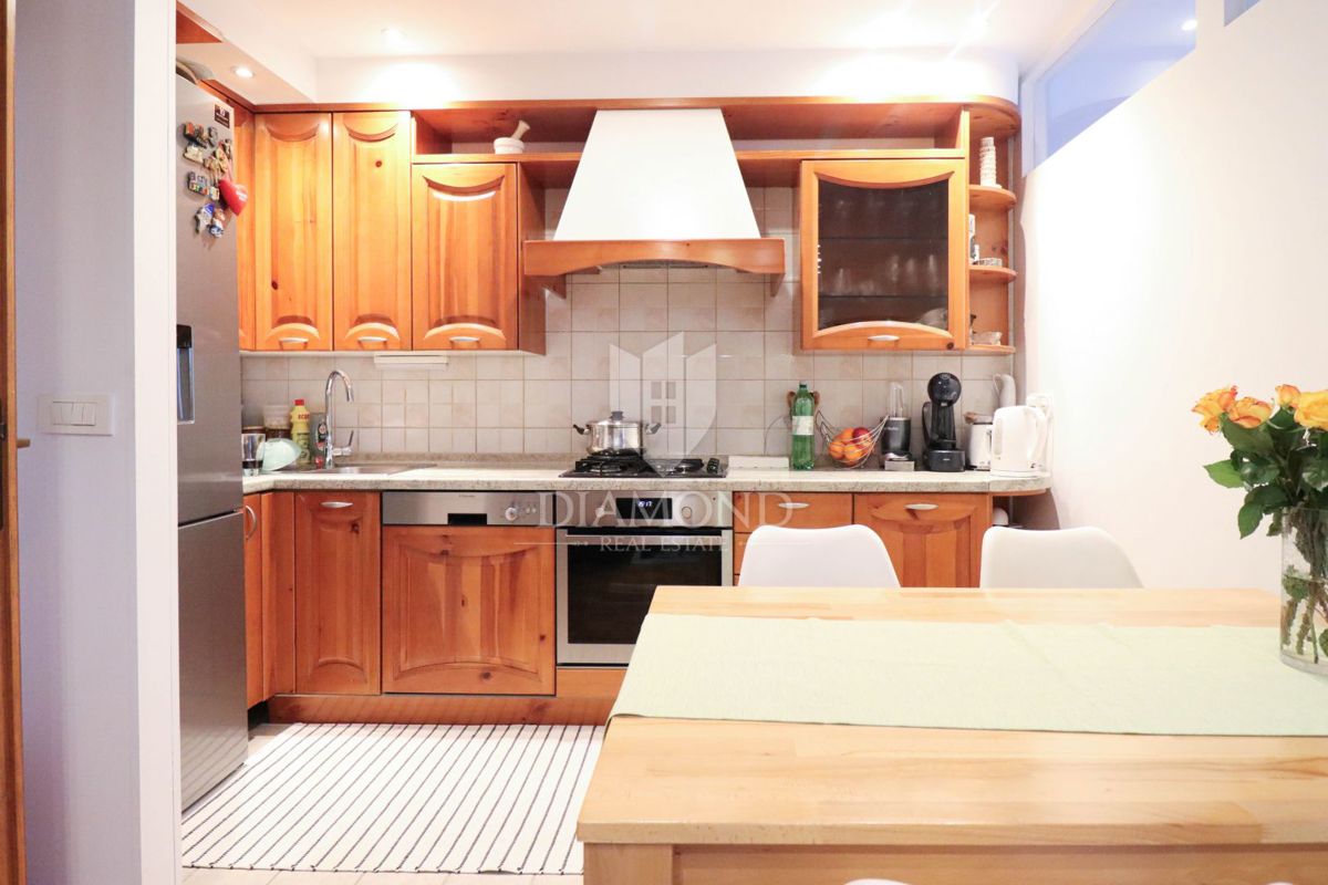 Zagreb, Špansko! Trisobno stanovanje!