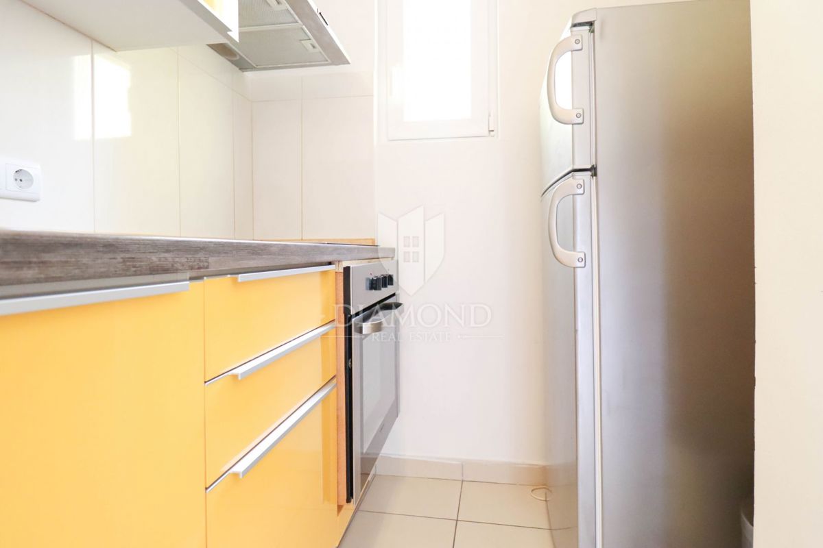 Zagreb Britanski trg, garsonjera s parkingom!