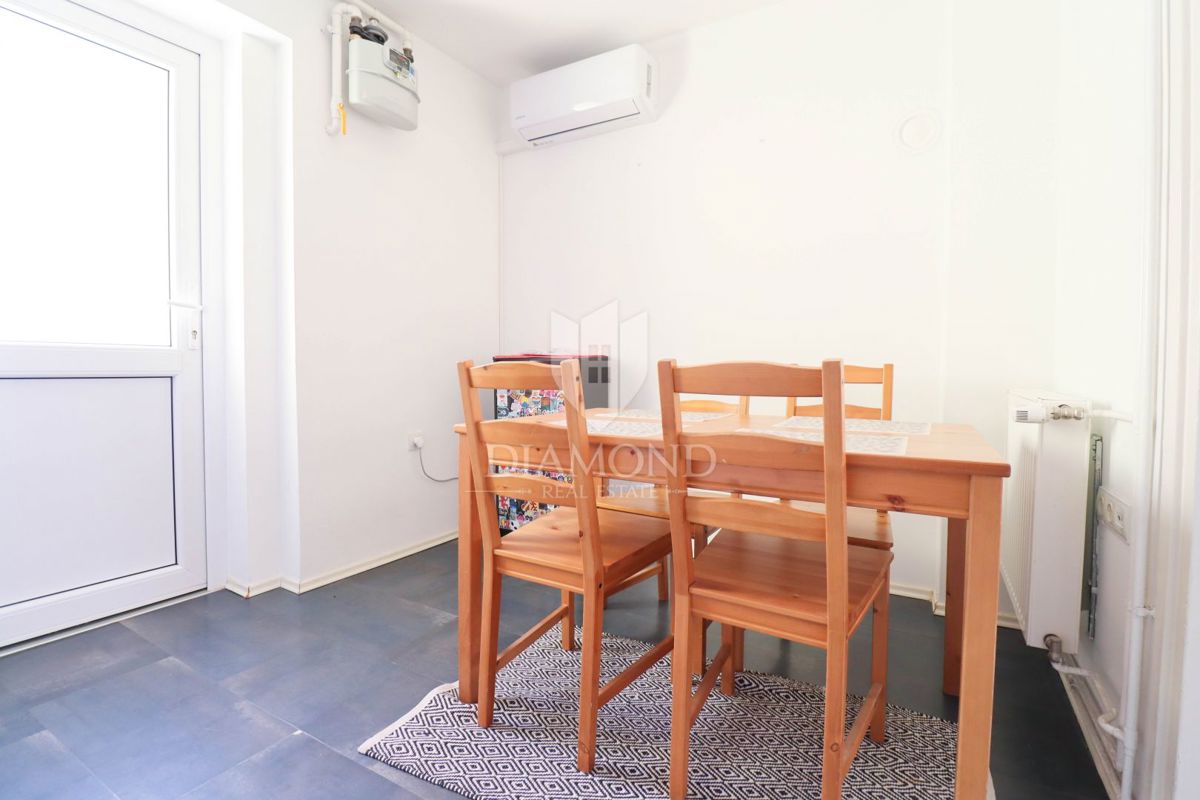 Zagreb Britanski trg, garsonjera s parkingom!