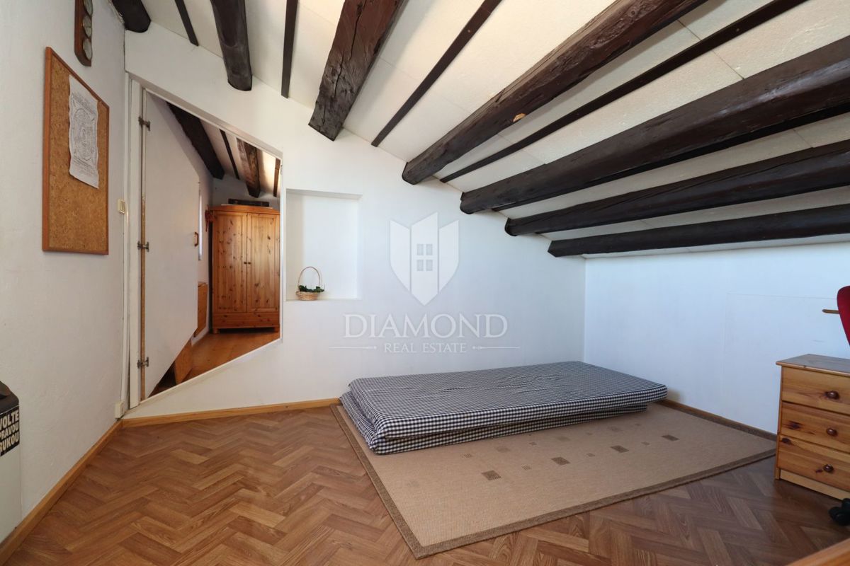 Rovinj, center, dvoetažno stanovanje s pogledom na morje