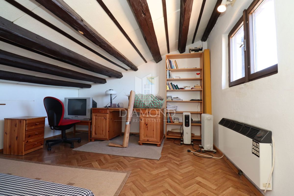 Rovinj, center, dvoetažno stanovanje s pogledom na morje