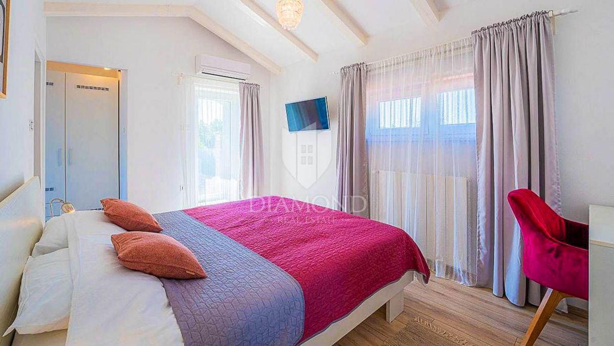 Osrednja Istra, odlična hiša v bližini sv. Petra z bazenom