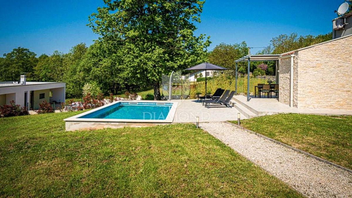 Osrednja Istra, odlična hiša v bližini sv. Petra z bazenom