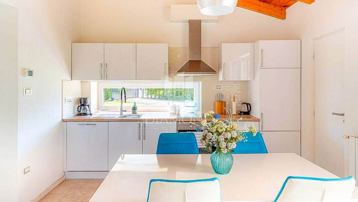 Osrednja Istra, odlična hiša v bližini sv. Petra z bazenom