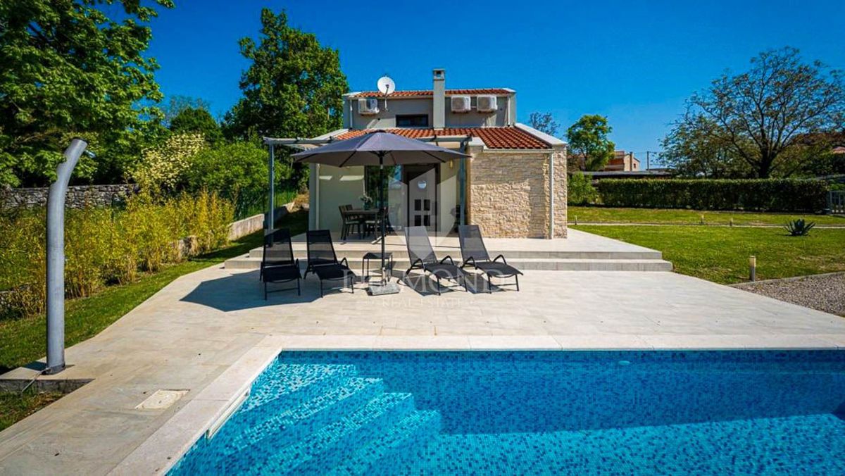 Osrednja Istra, odlična hiša v bližini sv. Petra z bazenom