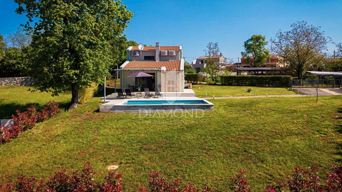 Osrednja Istra, odlična hiša v bližini sv. Petra z bazenom