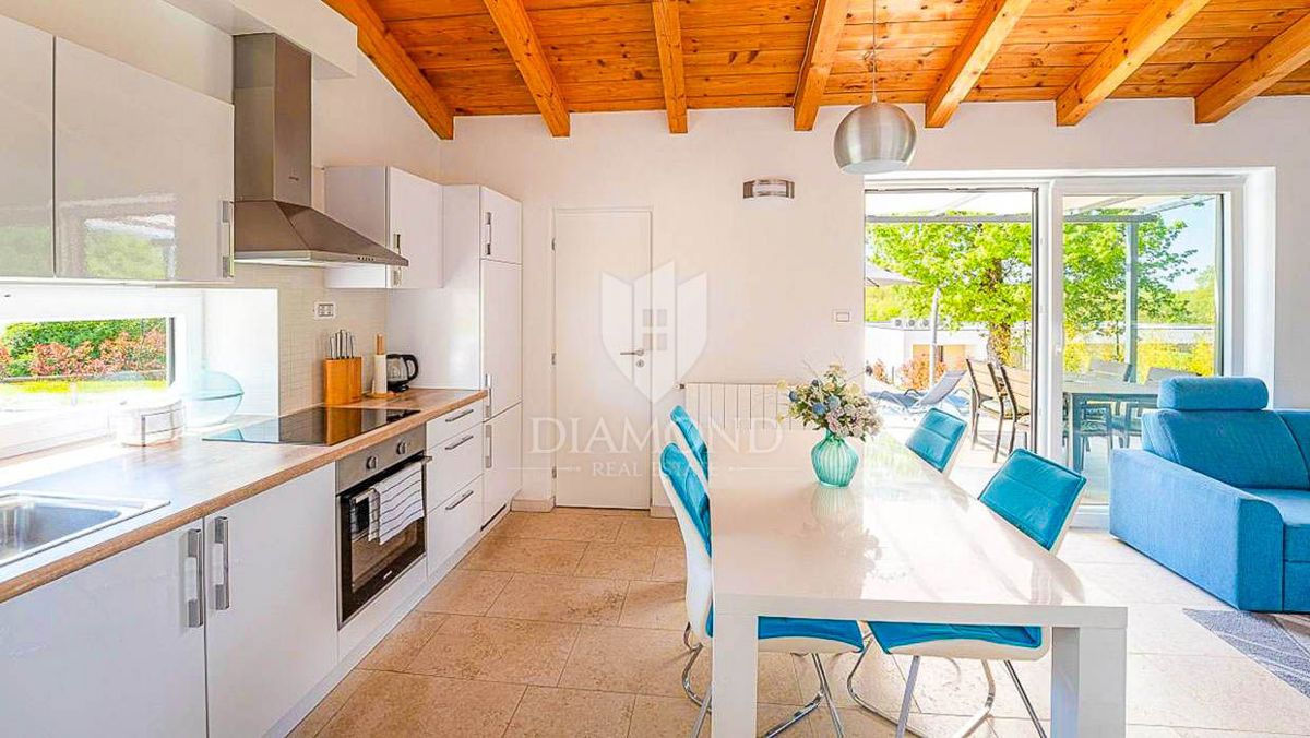 Osrednja Istra, odlična hiša v bližini sv. Petra z bazenom