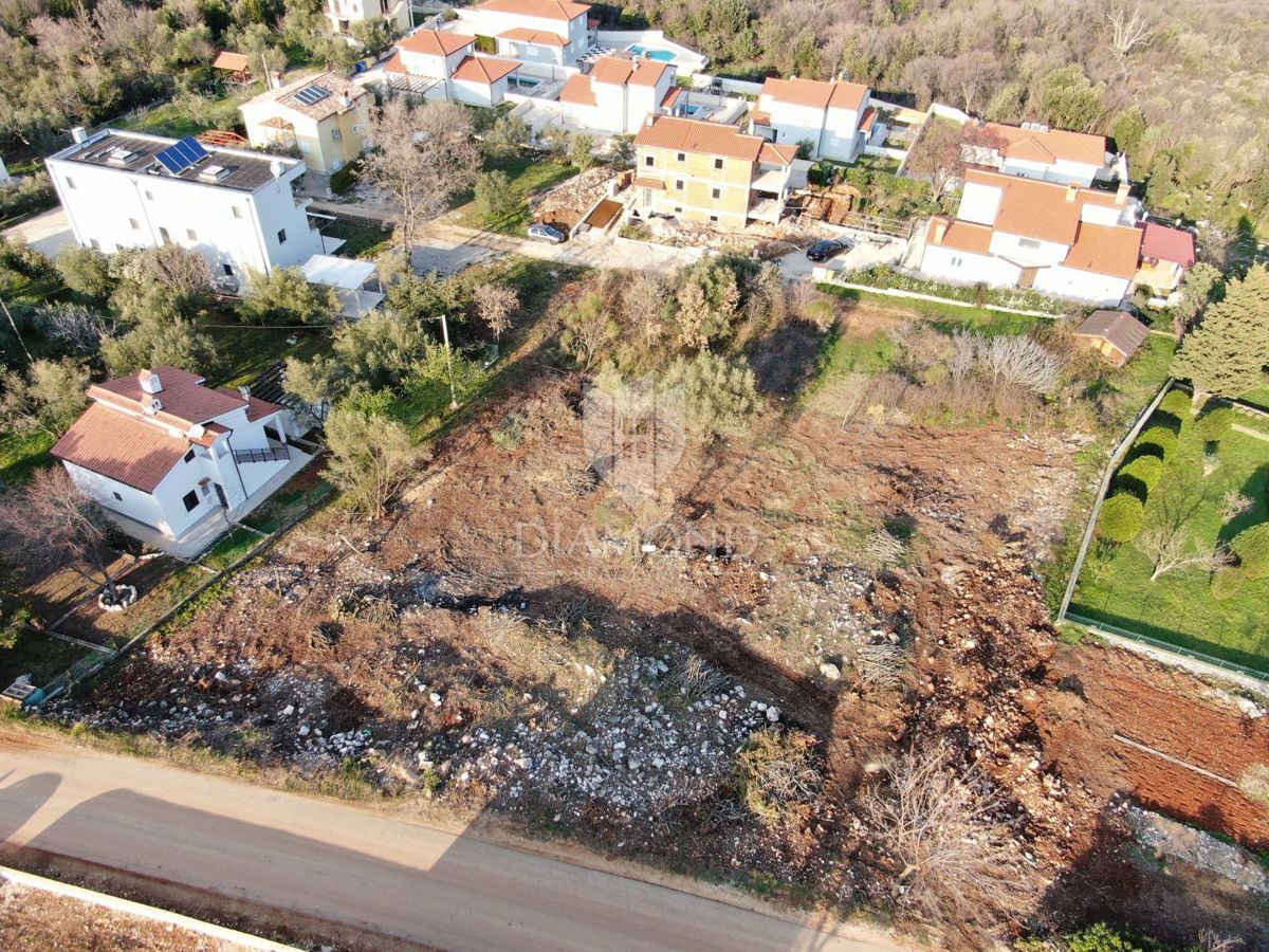 Privlačno gradbeno zemljišče s pogledom na morje