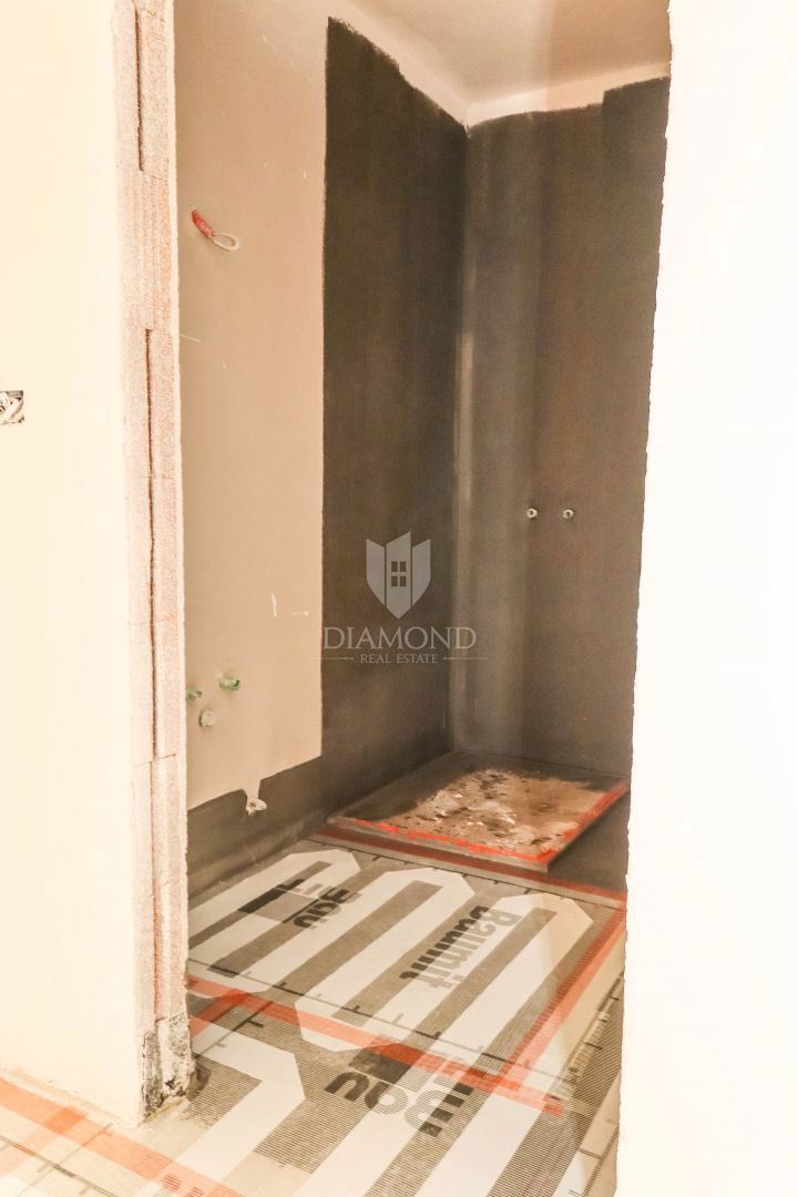 Šijana novogradnja: 2 spalnici, garaža in shramba