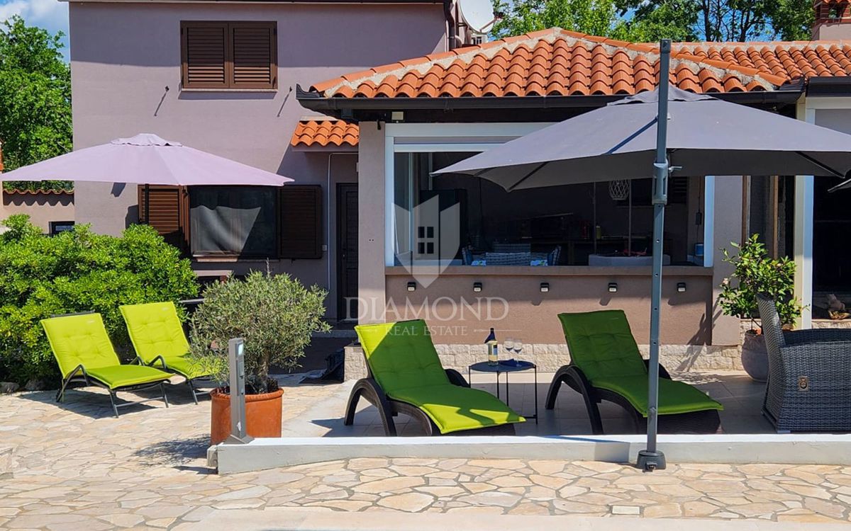 Labin z okolico, čudovita počitniška hiša z dvema stanovanjema