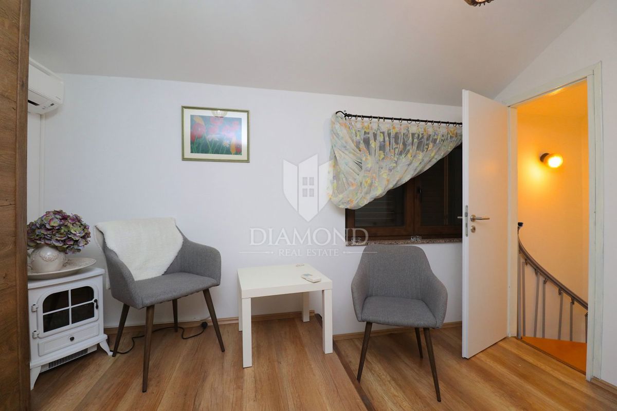 Labin z okolico, čudovita počitniška hiša z dvema stanovanjema