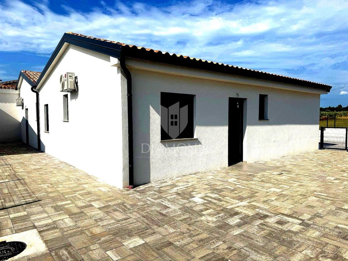 Izjemna enonadstropna hiša z bazenom v Poreču 