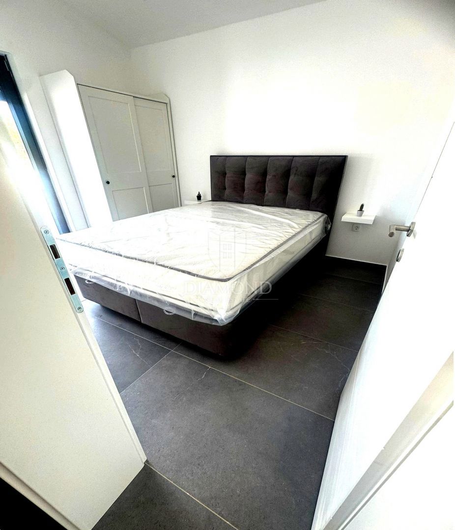 Izjemna enonadstropna hiša z bazenom v Poreču 