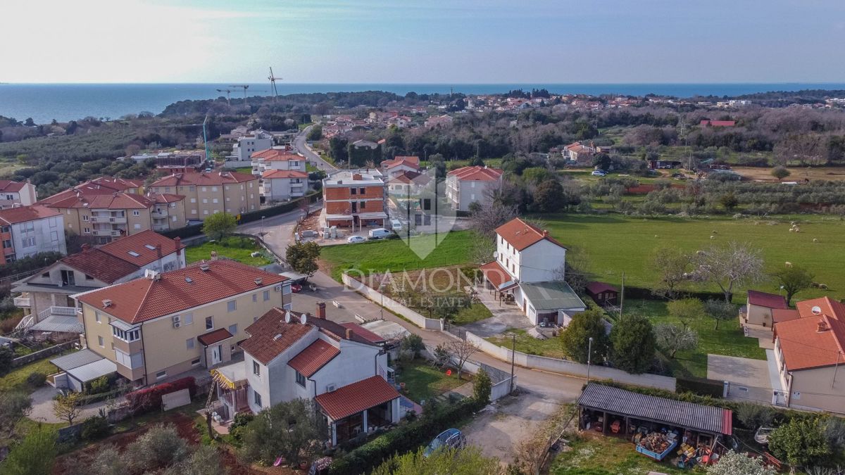 Umag, okolica, zemljišče na odlični lokaciji!