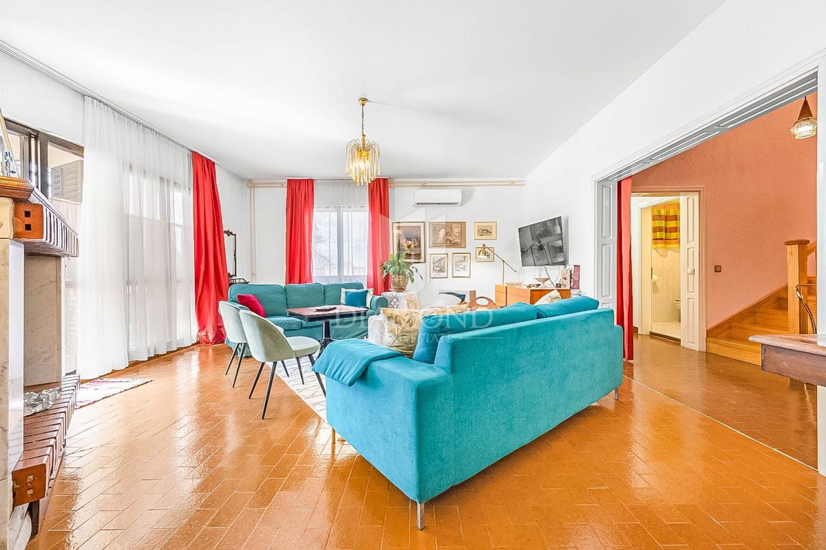 PRILOŽNOST! V bližini Pulja, hiša s tremi stanovanjskimi enotami!