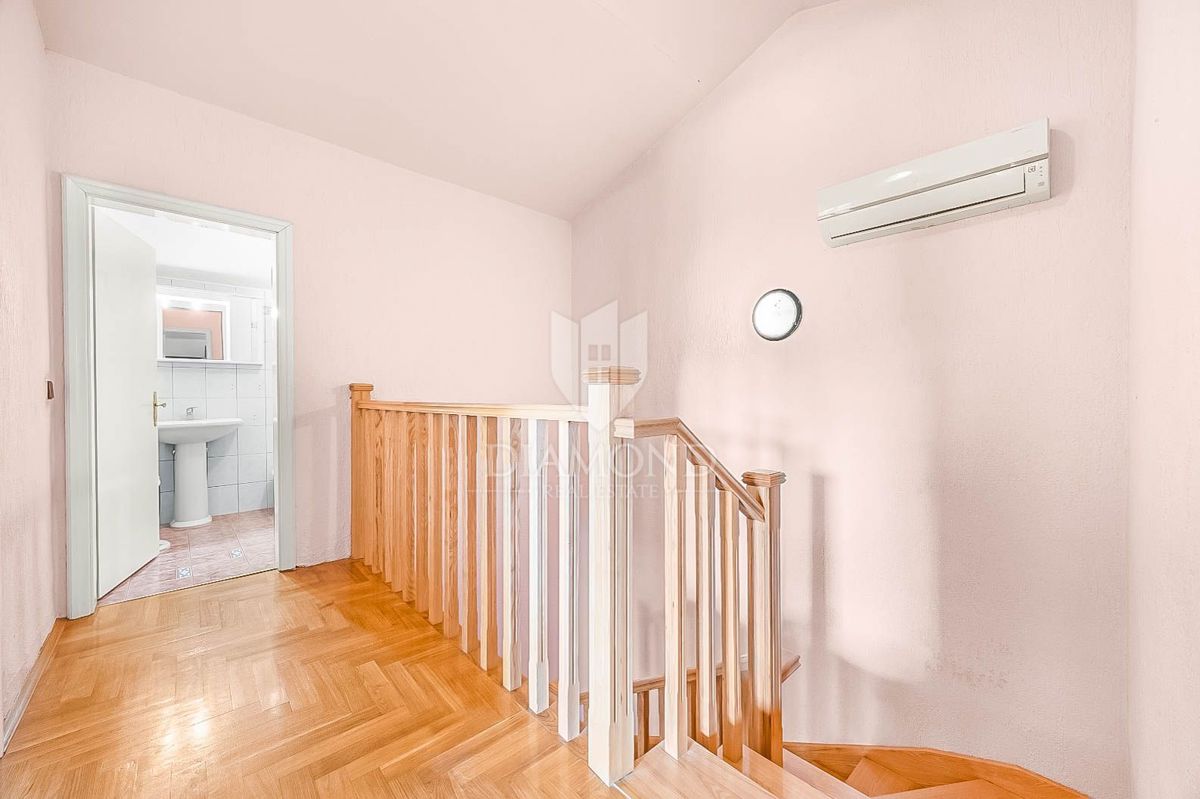 PRILOŽNOST! V bližini Pulja, hiša s tremi stanovanjskimi enotami!