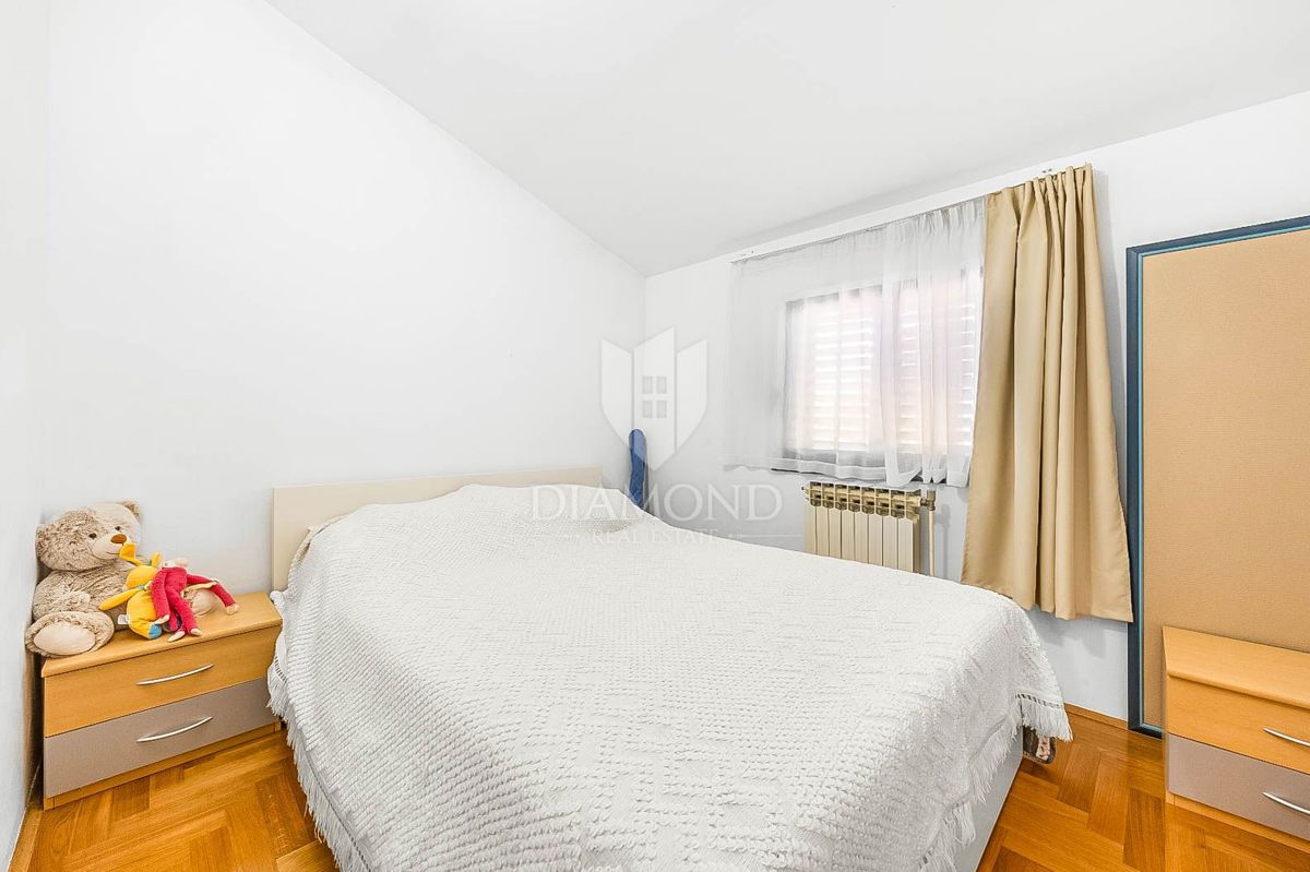 PRILOŽNOST! V bližini Pulja, hiša s tremi stanovanjskimi enotami!