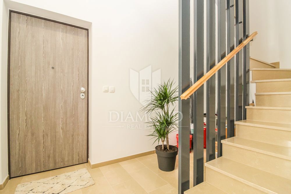 Pula, moderna stavba s 4 apartmaji v bližini centra