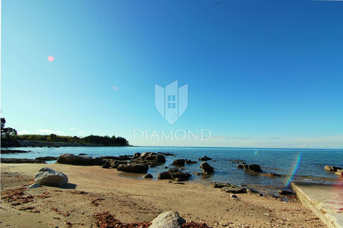 Novogradnja, vrstna hiša nedaleč od plaže