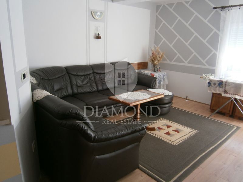 Opatija, okolica, lepa družinska hiša s tremi apartmaji, obdana z naravo
