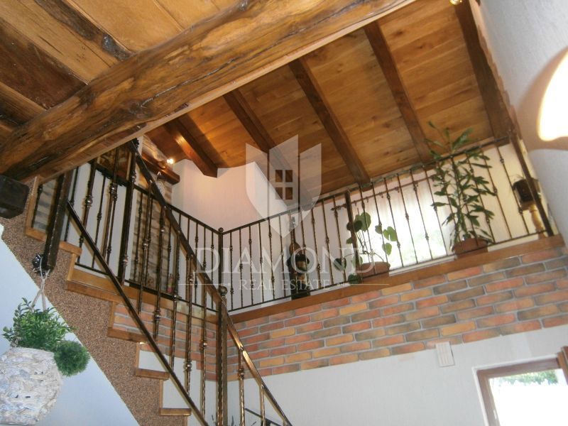 Opatija, okolica, lepa družinska hiša s tremi apartmaji, obdana z naravo