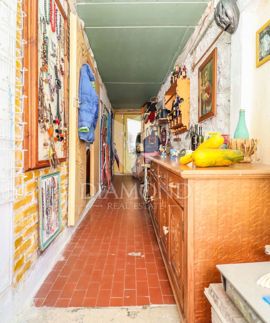 Rovinj, Stari grad, lepo stanovanje s poslovnim prostorom