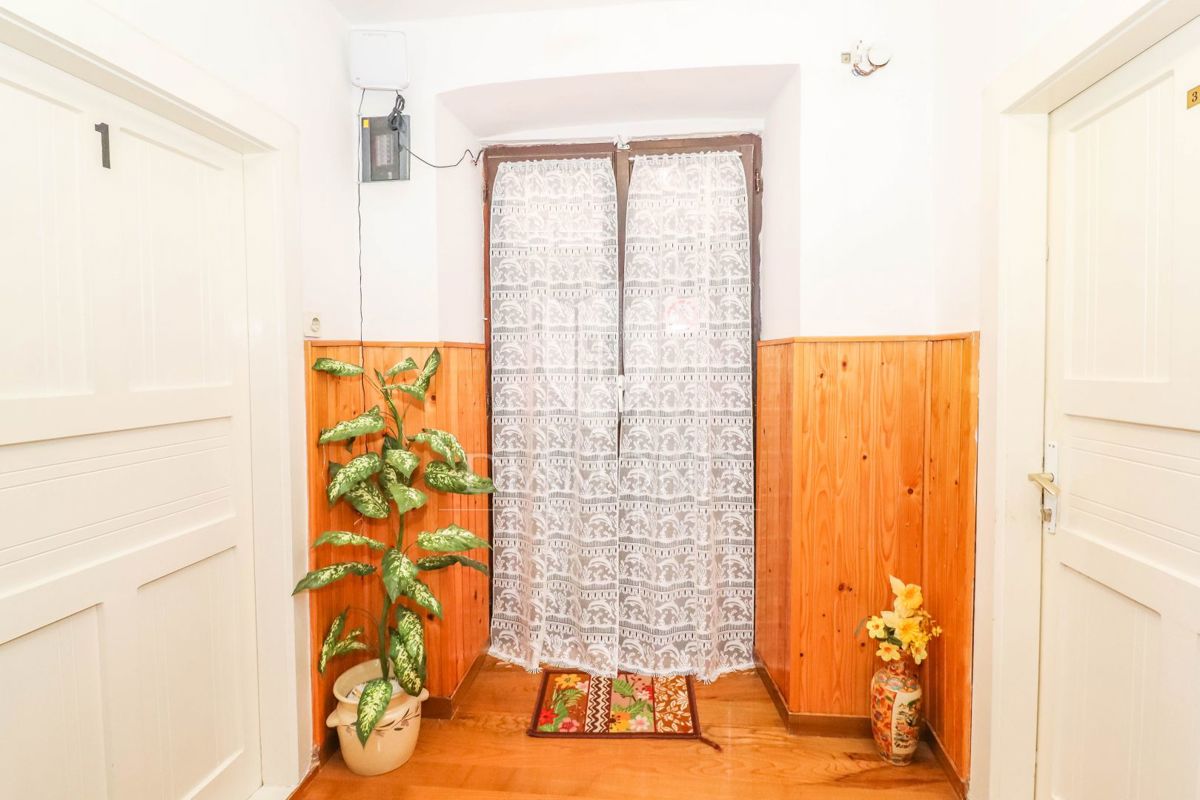 Rovinj, okolica, apartmajska hiša v centru