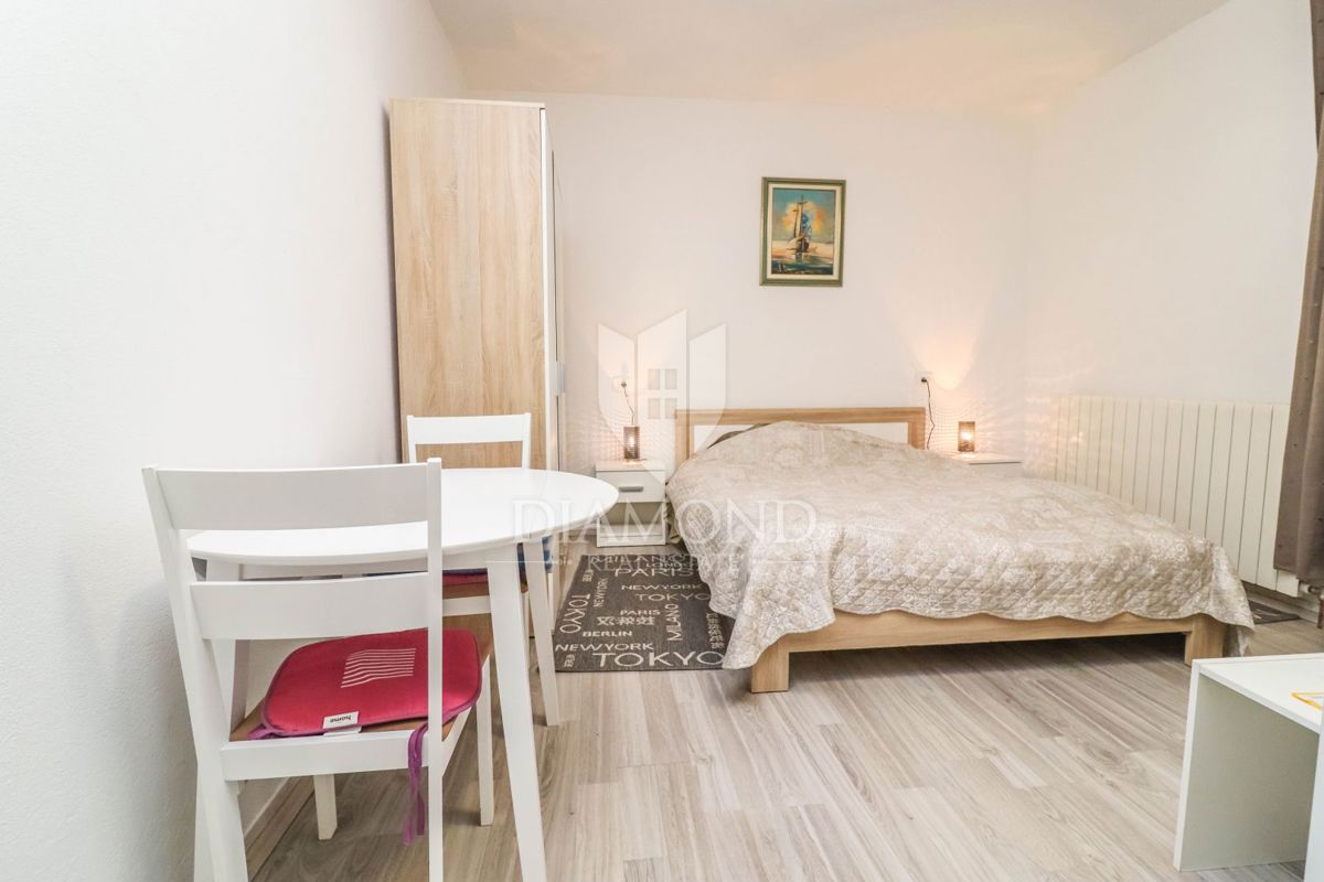Rovinj, okolica, apartmajska hiša v centru