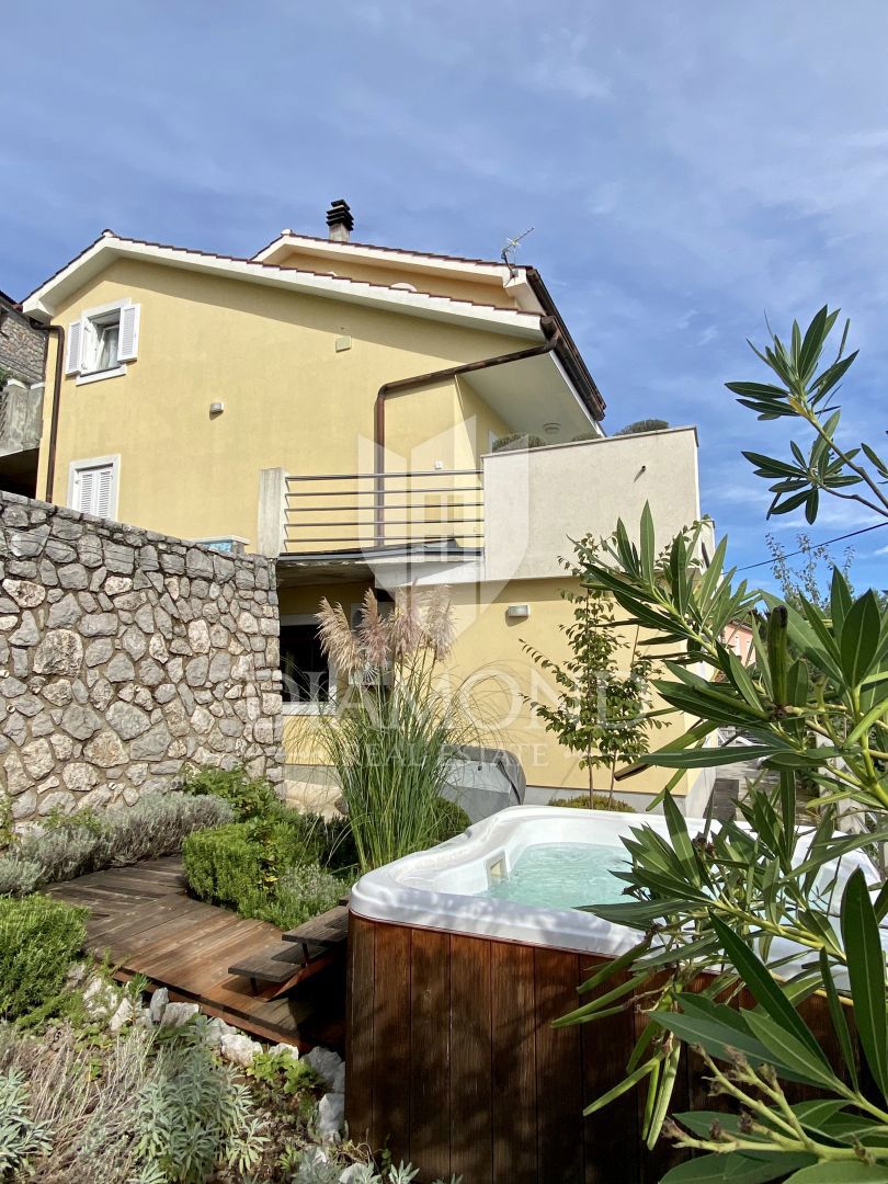 Opatija, okolica, samostojna hiša s pogledom na morje