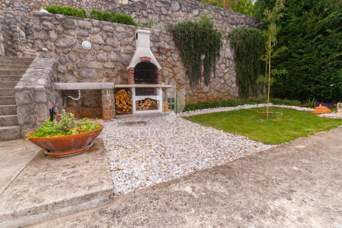 Opatija, okolica, samostojna hiša s pogledom na morje
