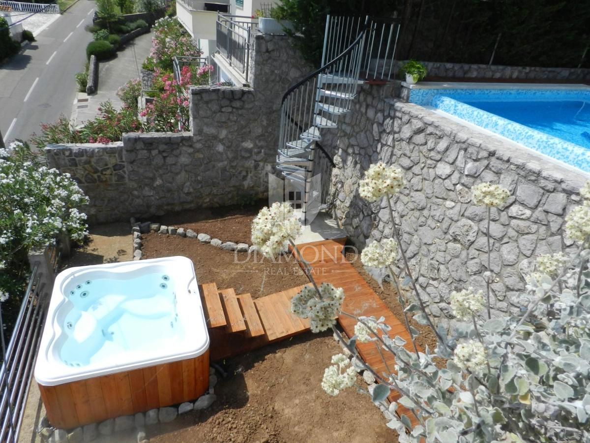 Opatija, okolica, samostojna hiša s pogledom na morje