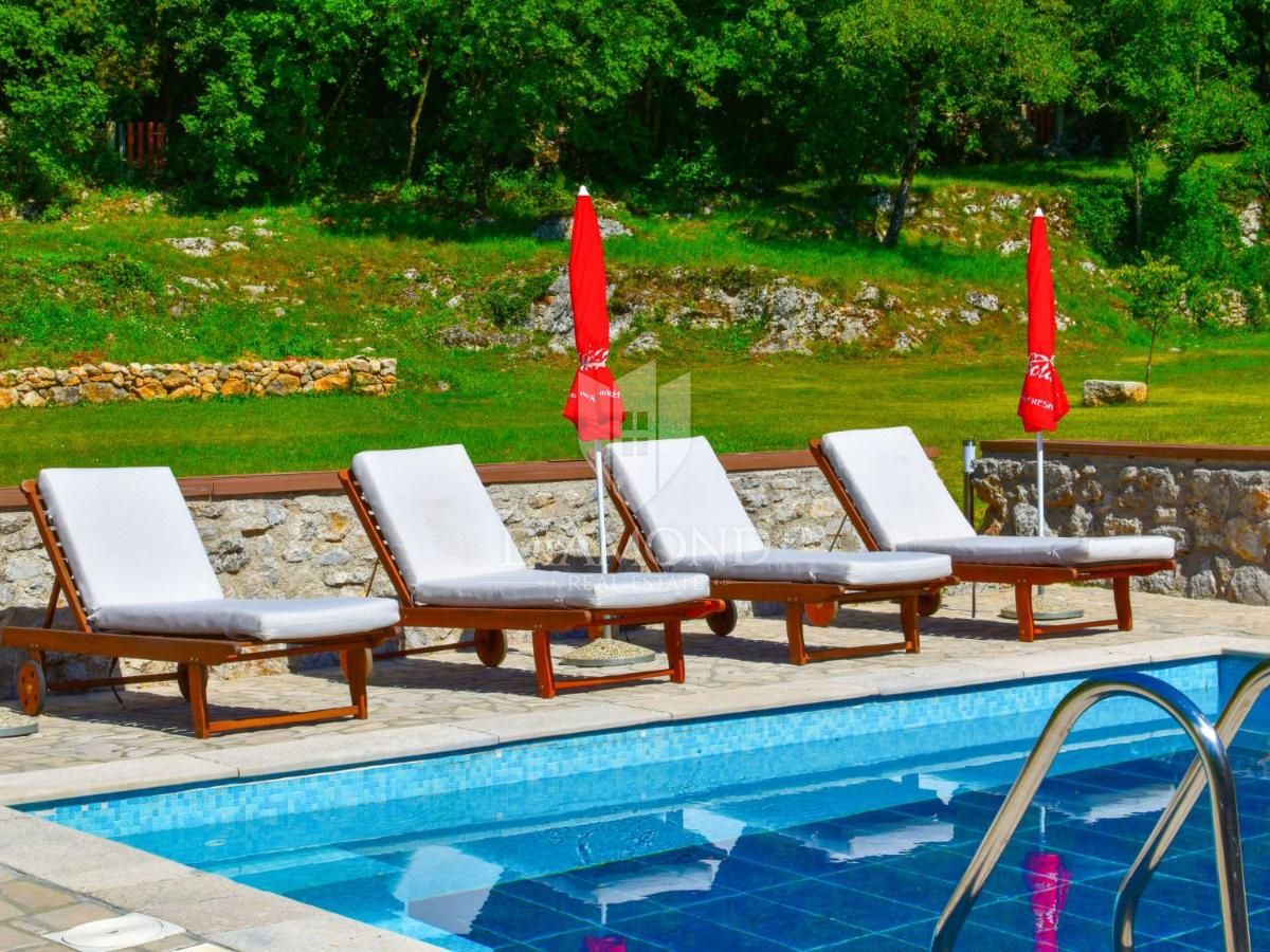 Opatija, okolica, čudovita posest v gozdni idili