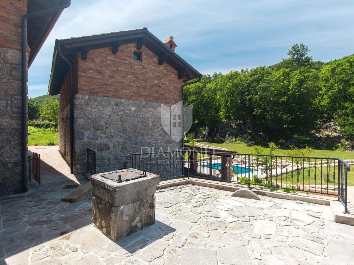 Opatija, okolica, čudovita posest v gozdni idili