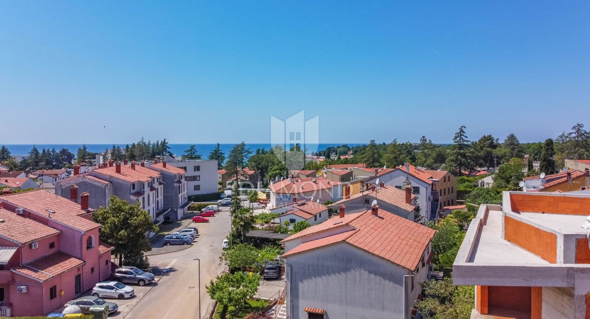 Poreč, fantastično stanovanje v pritličju 500 m od morja!
