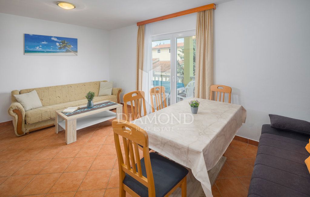 Poreč, apartmajska hiša z bazenom na atraktivni lokaciji!