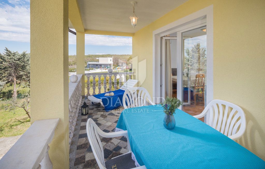 Poreč, apartmajska hiša z bazenom na atraktivni lokaciji!