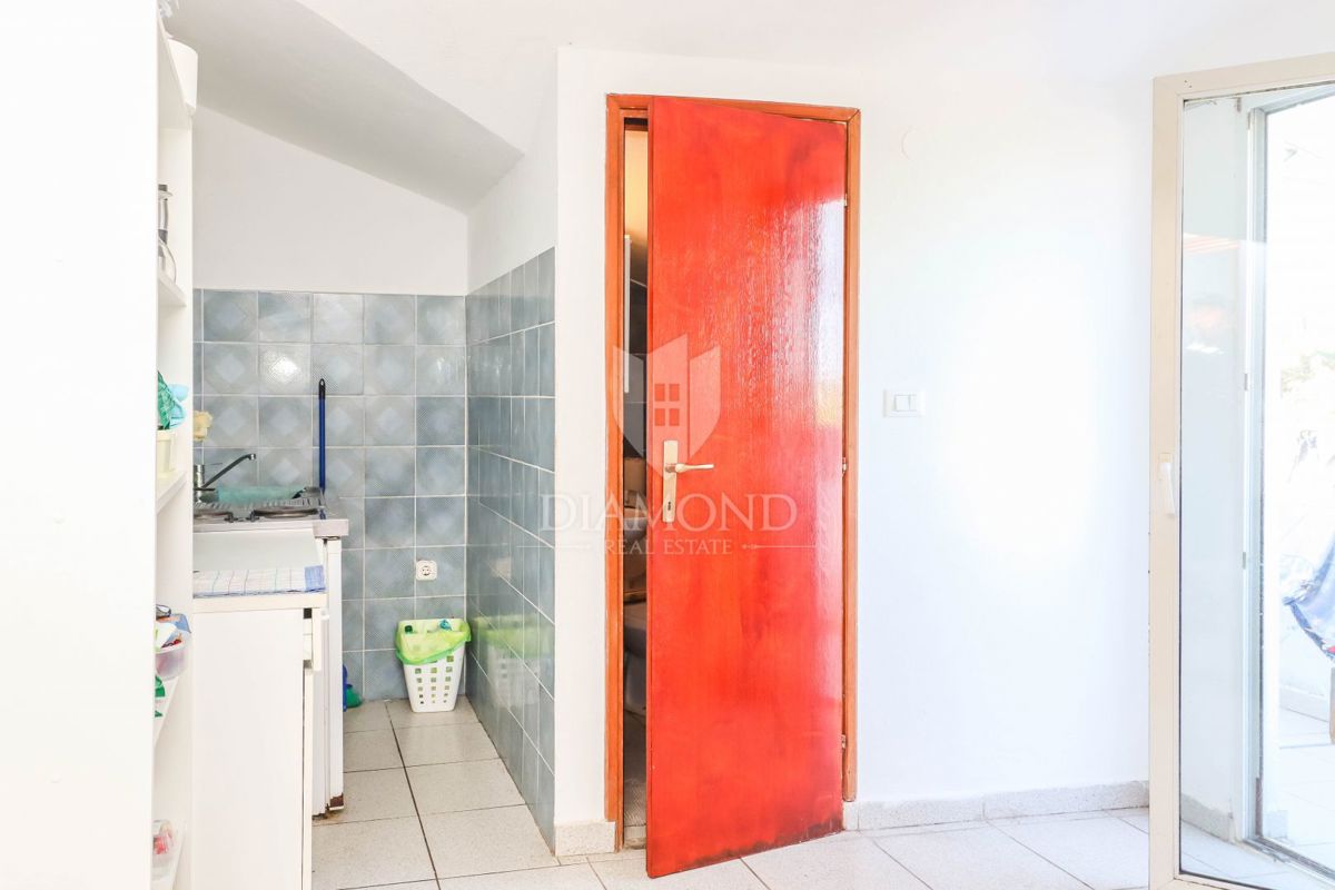 PRILOŽNOST! Ponudba prostornega apartmaja v Rovinju