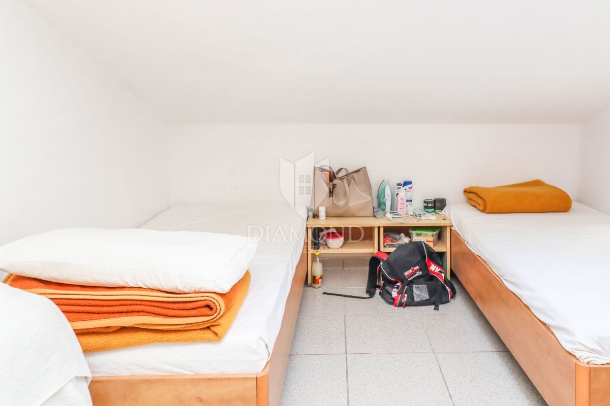 PRILOŽNOST! Ponudba prostornega apartmaja v Rovinju