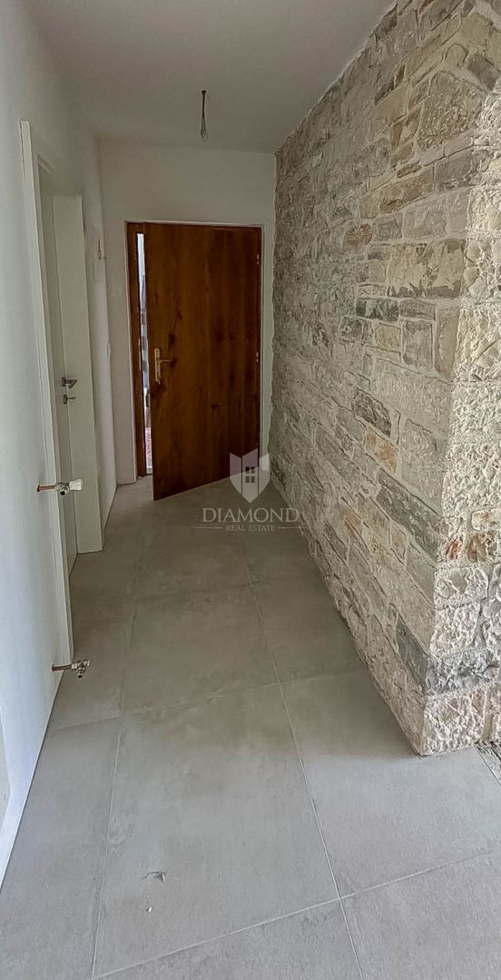 Buje, okolica! Čudovito novo stanovanje z 2 spalnicama!