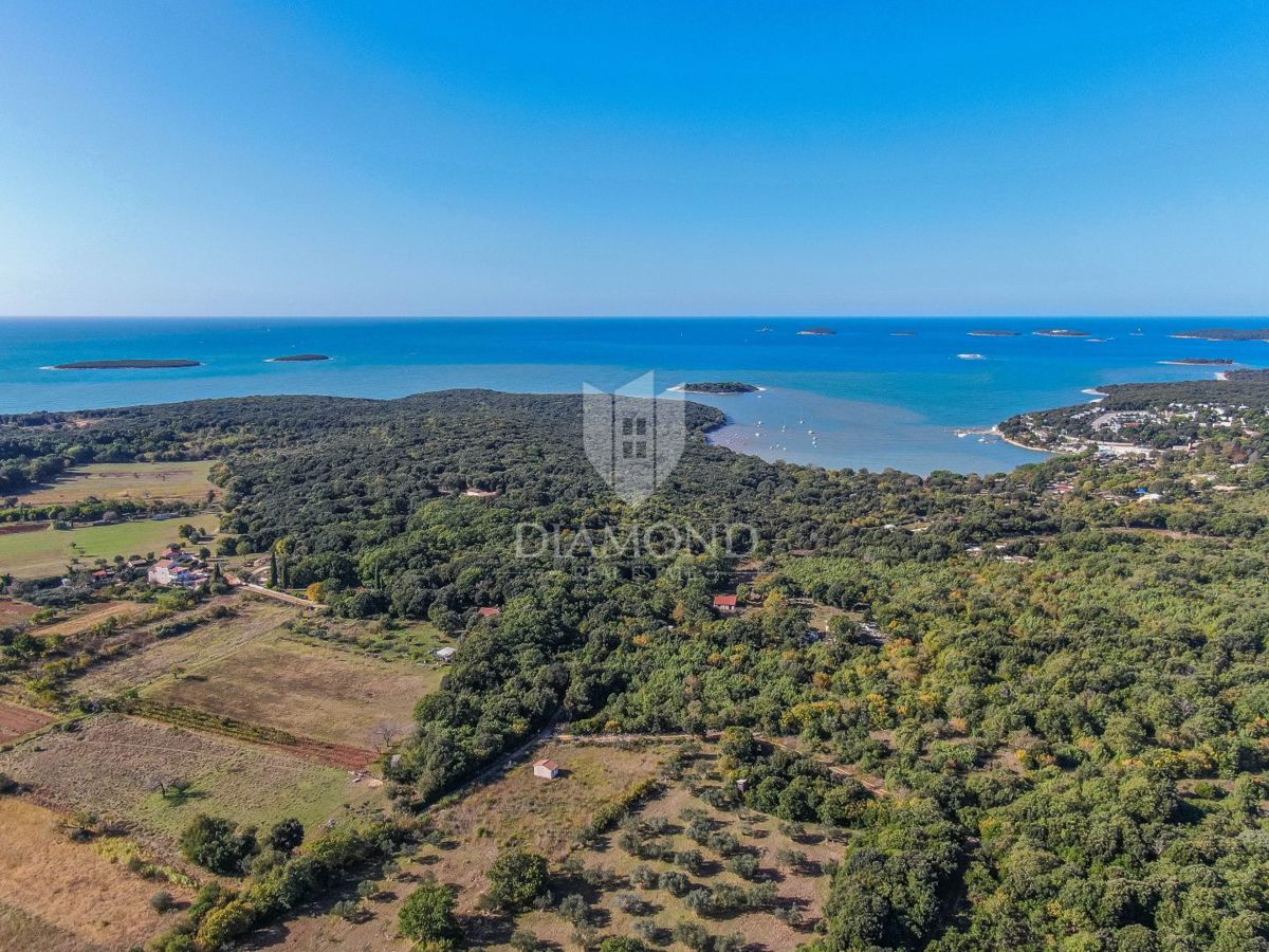 Rovinj, hiša na kmetijskem zemljišču blizu morja