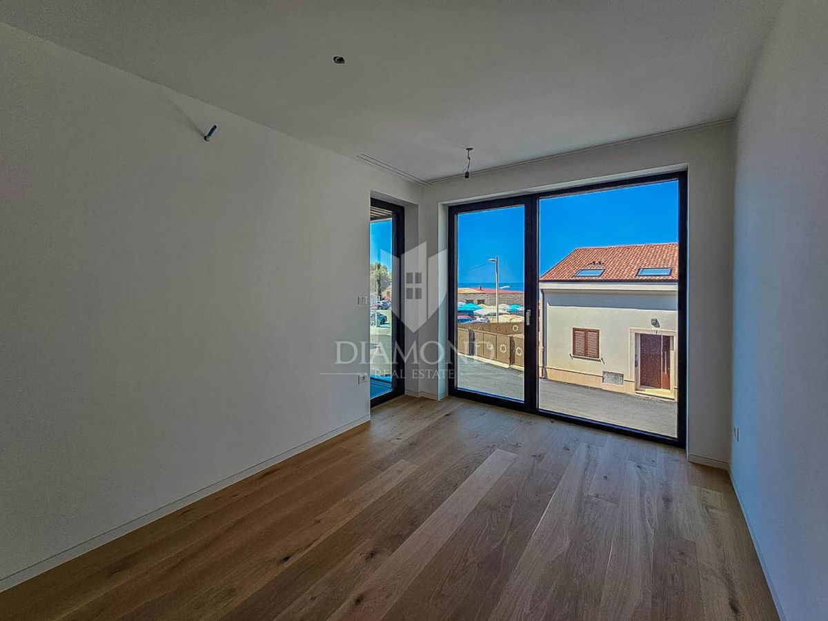 Umag, center! Apartma s pogledom na morje, 2. vrsta do morja!