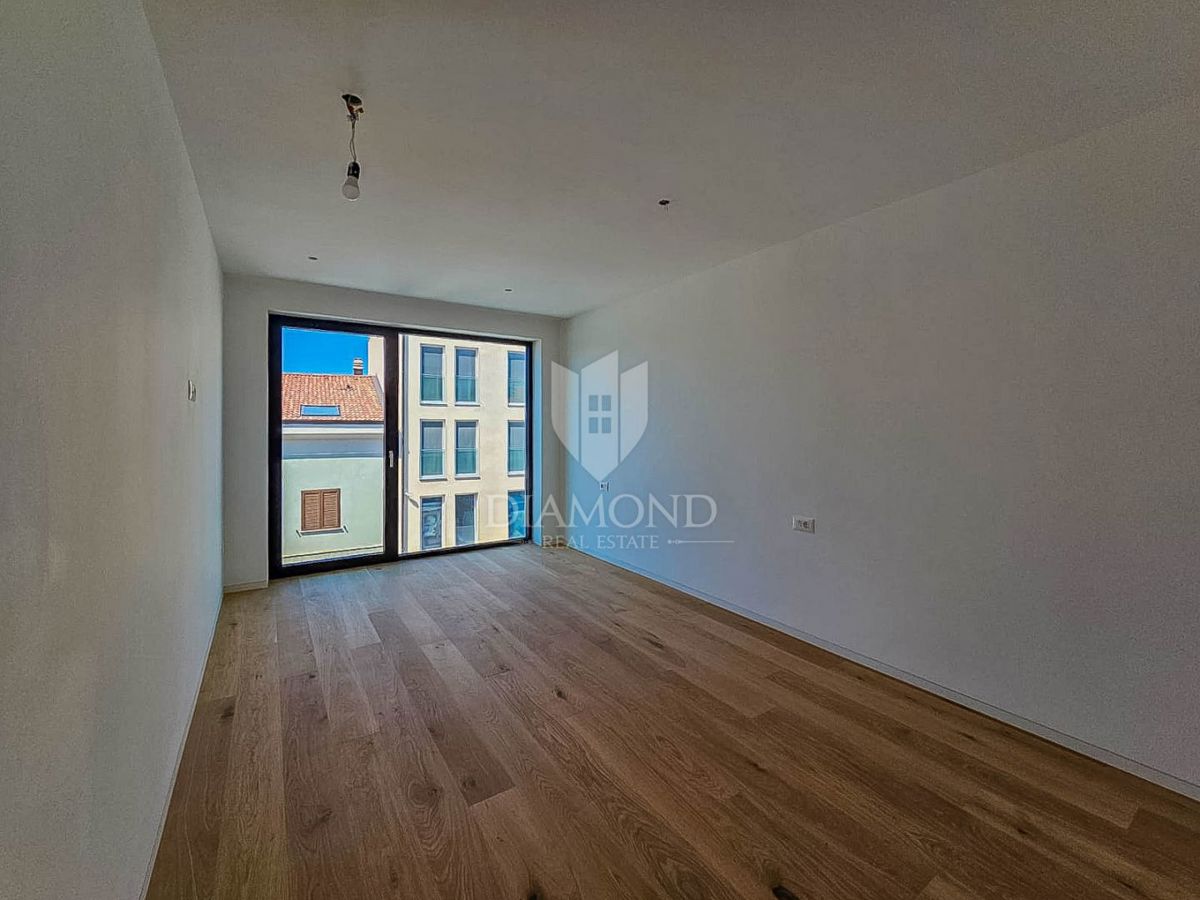 Umag, center! Apartma s pogledom na morje, 2. vrsta do morja!