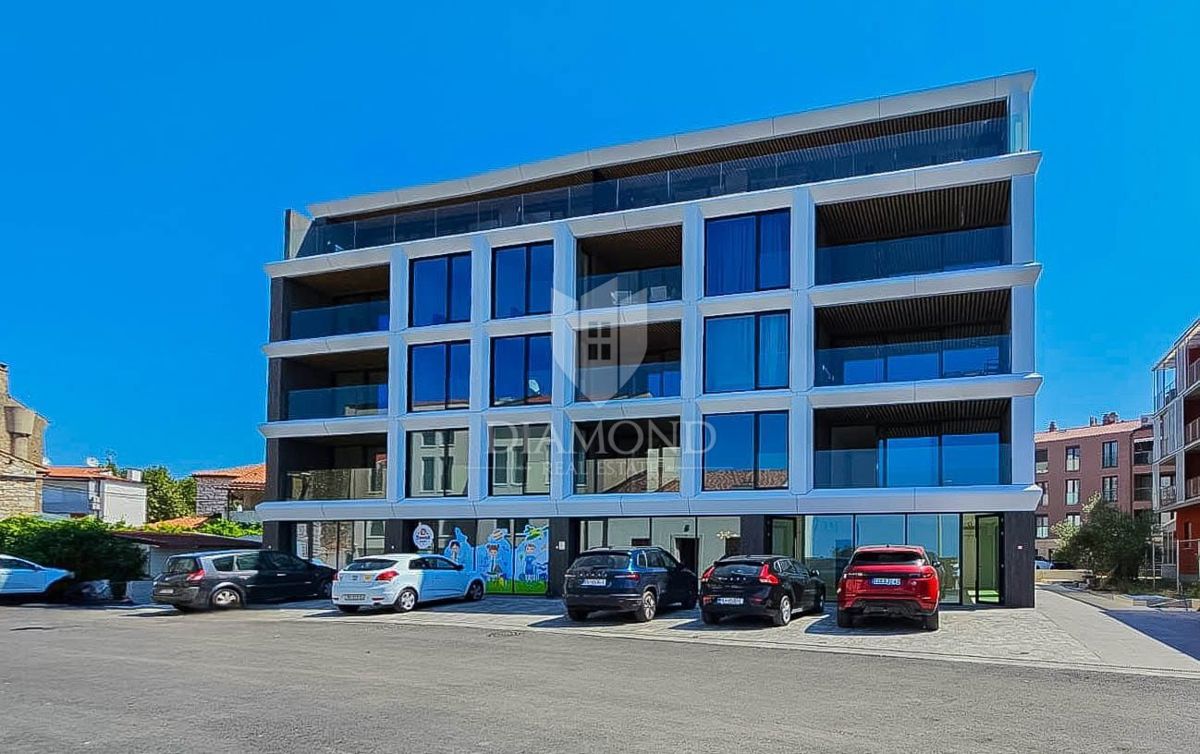 Umag, center! Apartma s pogledom na morje, 2. vrsta do morja!